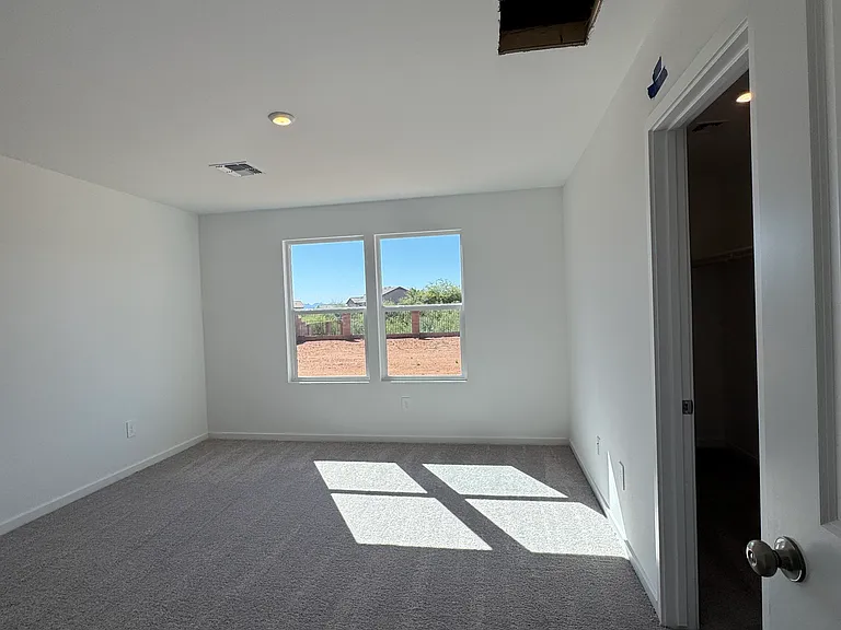 2125 W Totems St — Photo 5