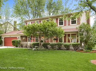 860 Buttonwood Cir, Naperville, IL 60540