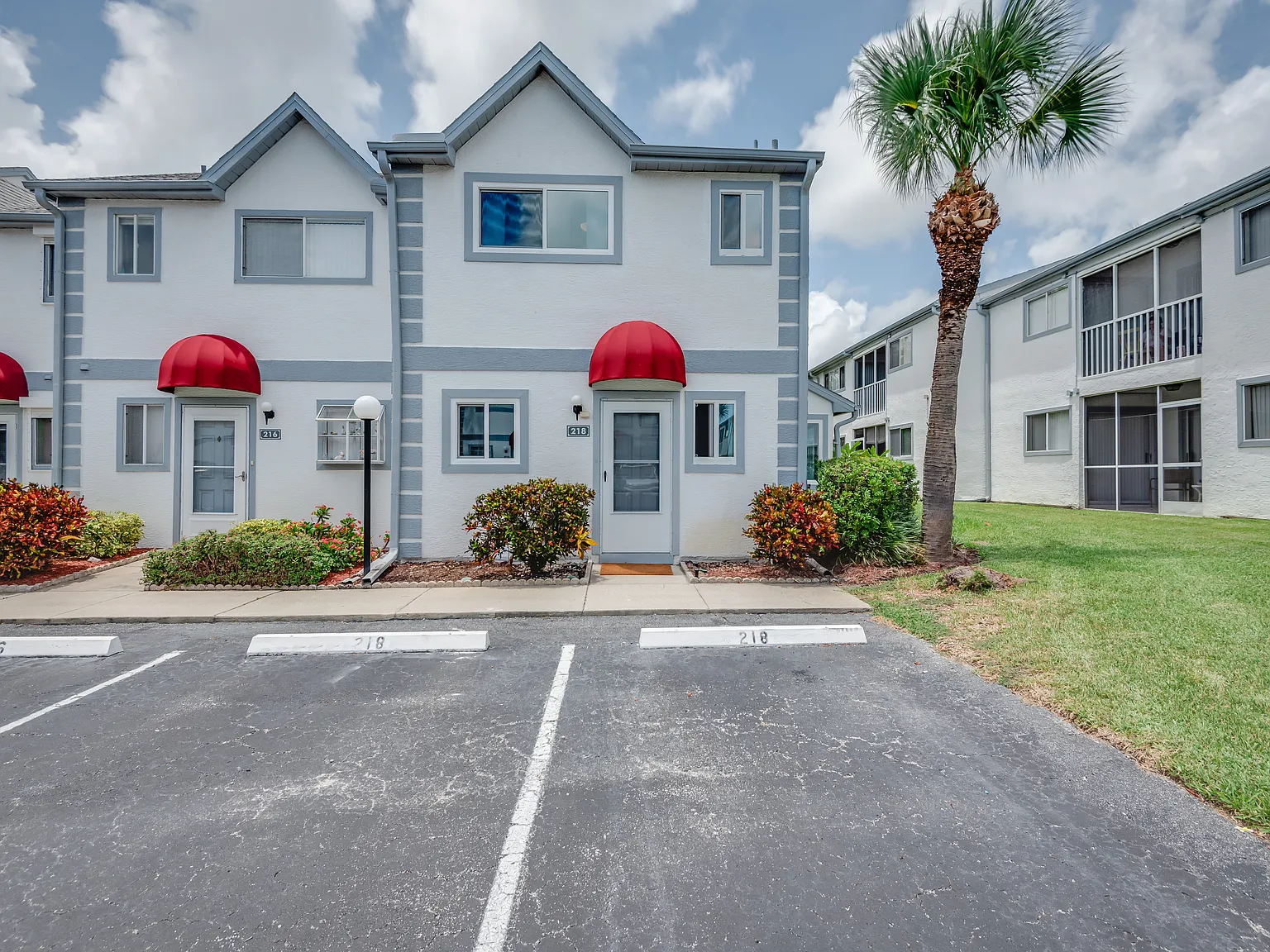 2 bed, 2.5 bath, 1160 sqft, $2,800 — Photo 2
