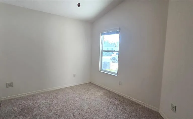 2577 Lindewood St — Photo 14