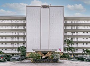 1000 NE 12th Ave APT 403, Hallandale Beach, FL 33009