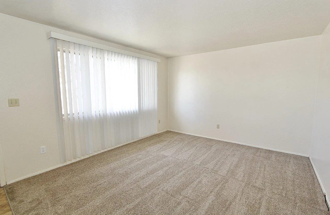 2 bed, 984 sqft, $1,400 — Photo 3