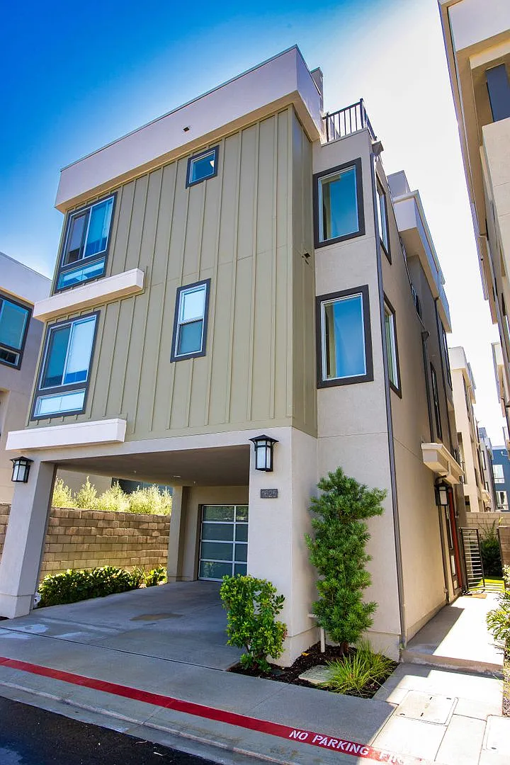 Highly Desired 4 Bedroom Floor Plan in Lighthouse Community — Photo 1