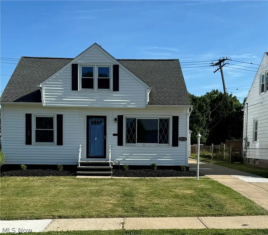 15312 Northwood Ave photo 1
