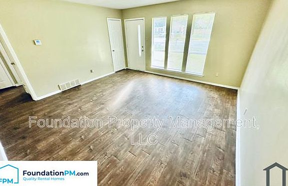 5th image of 3899 Walsingham Dr