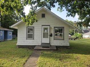 372 E Olive St, Canton, IL 61520