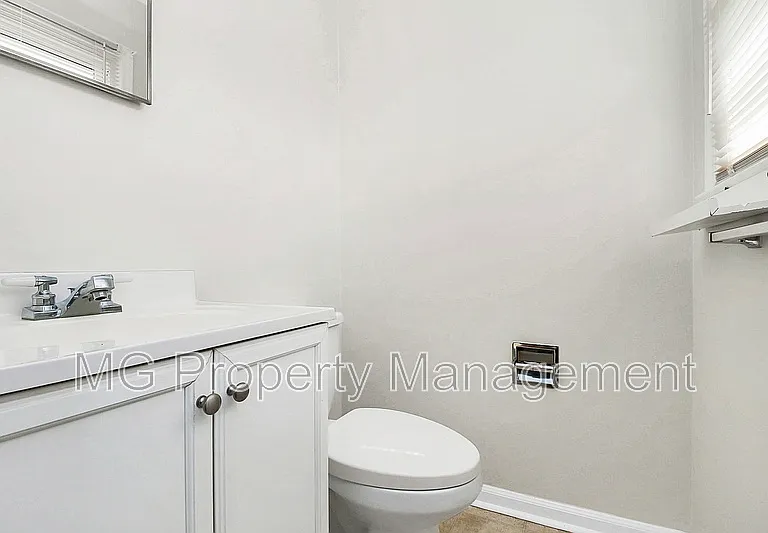 243 Eden Cir — Photo 15