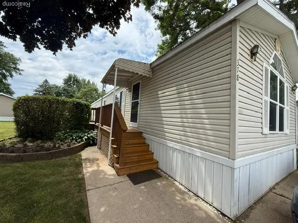 378 Tourangeau Dr, Rochester, MI 48307