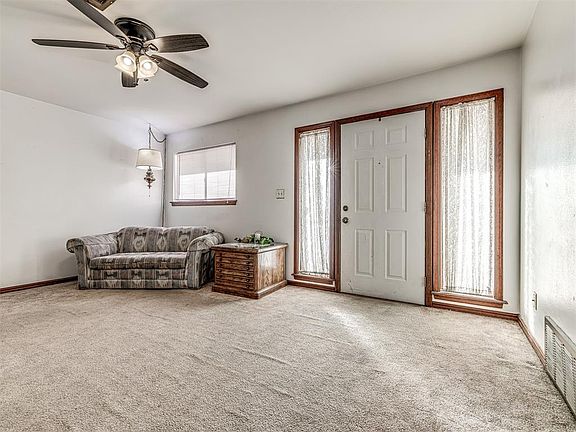 5th image of 1520 Brookdale Dr