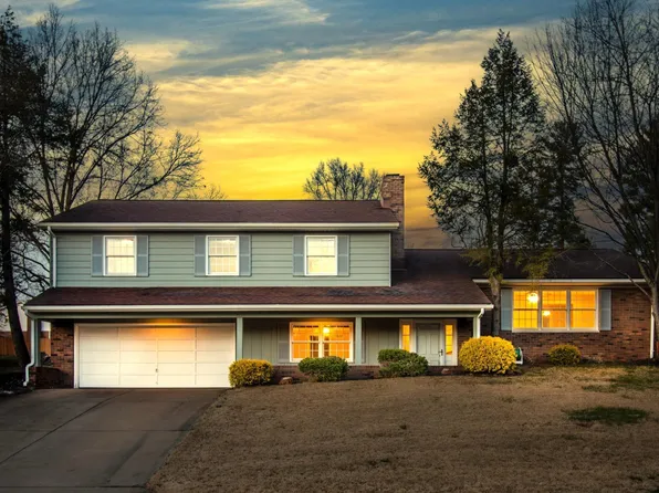 329 Holly Hill Dr, Evansville, IN 47710