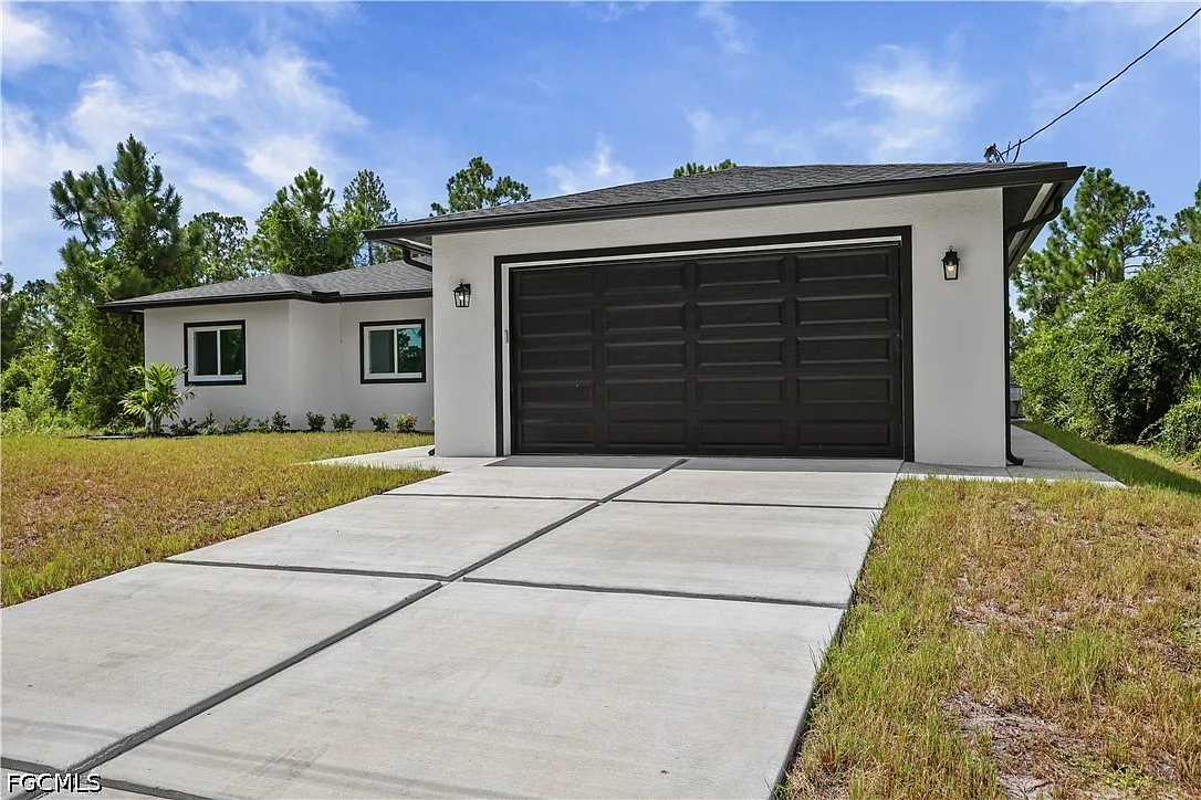 4 bed, 2.5 bath, 1632 sqft, $2,400 — Photo 3