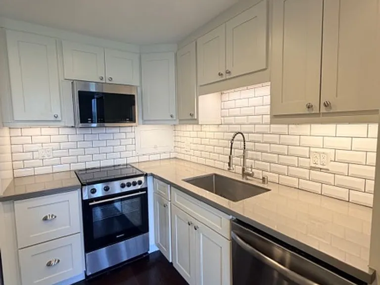 1830 Wilikina Dr #810 — Photo 2