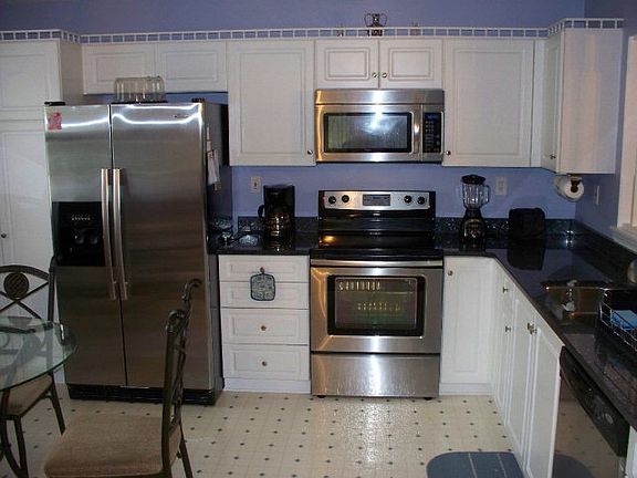3rd image of 1100 Ravenwood Ct