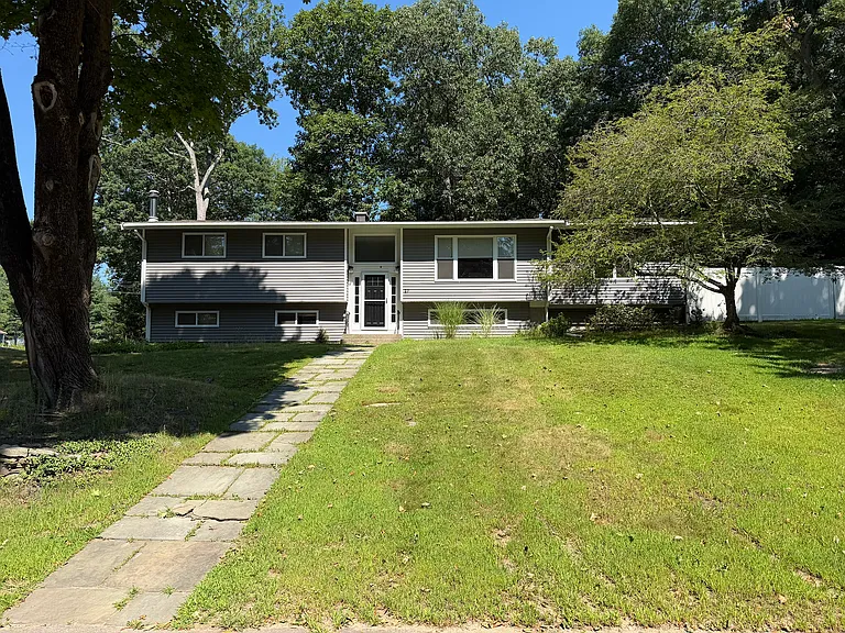 27 Tall Tree Rd — Photo 2