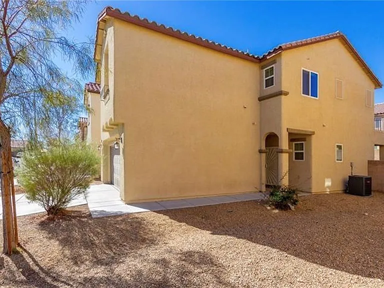 8331 Embry Hills St — Photo 4