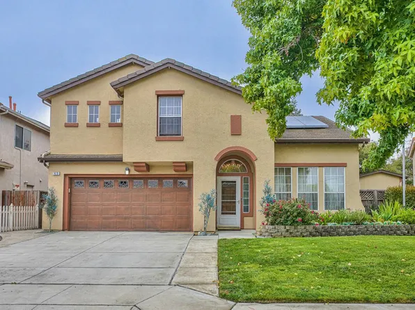1470 Madrone Dr, Salinas, CA 93905