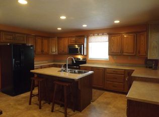 8030 Galen Rd, Lafayette, TN 37083