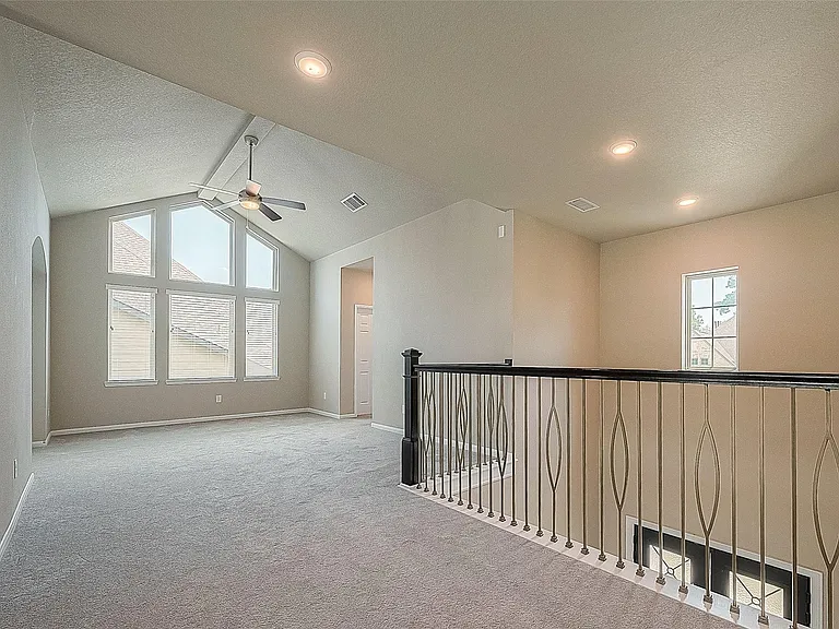 115 N Winter Sunrise Cir — Photo 37