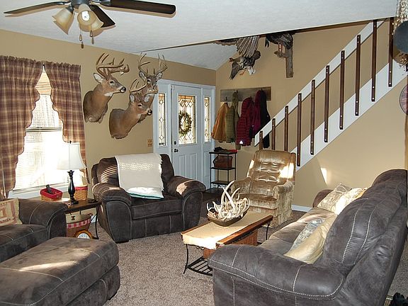 3rd image of 6446 N Clay Ln
