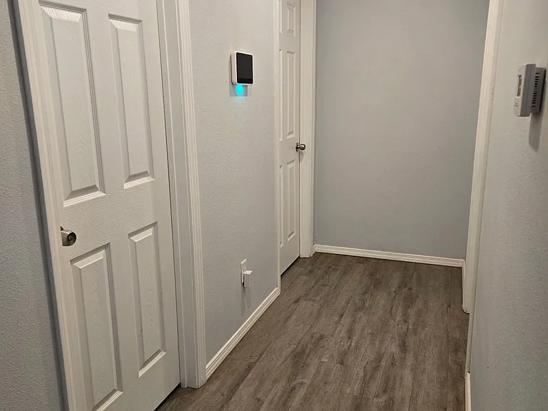 8614 10th Pl — Photo 7
