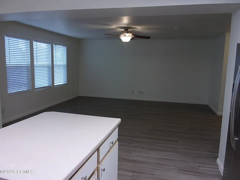 88 E Rainbow Way — Photo 17