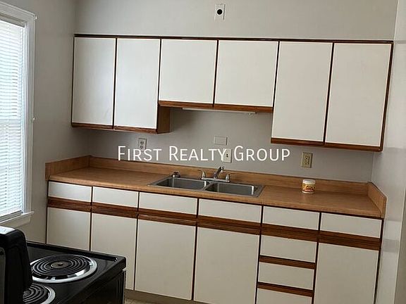 4th image of 2901 Grand Ave APT 2
