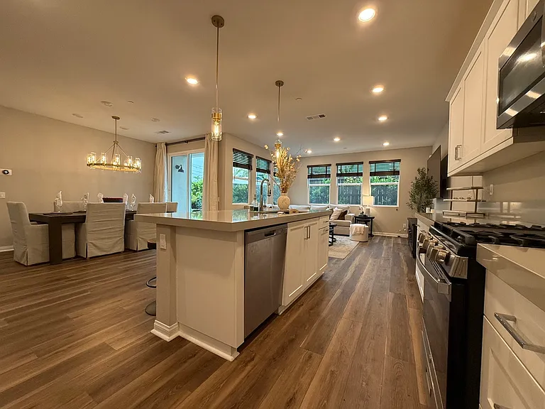 1710 Whitmore Loop — Photo 3