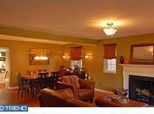 710 E Hartwell Ln, Wyndmoor, PA 19038
