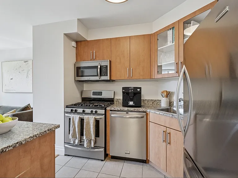 776 6th Ave #26E — Photo 40