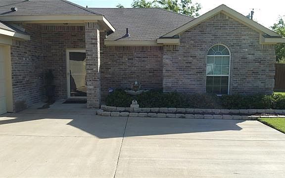 3rd image of 3311 Dorothy Ln
