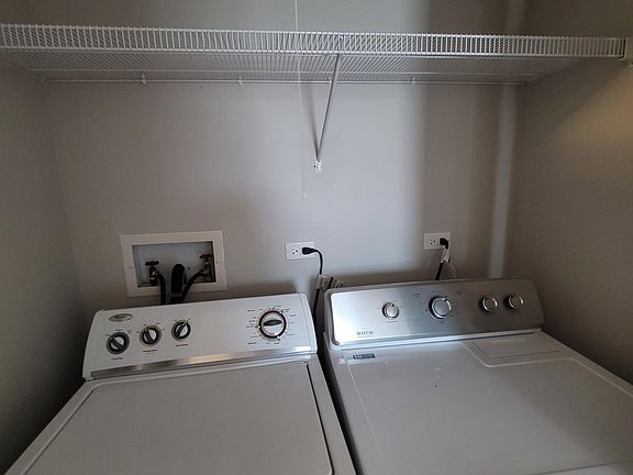 3rd image of 1300 Bamburg Ct Unit B
