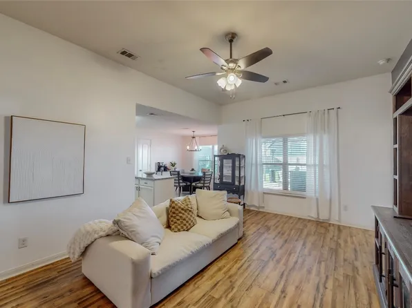 189 Presidents Way, Venus, TX 76084