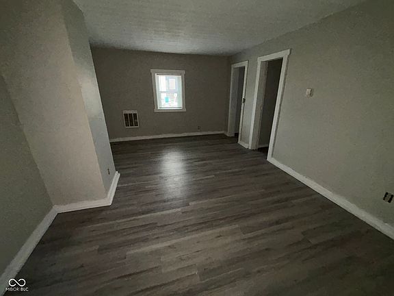 4th image of 1627 Brown St