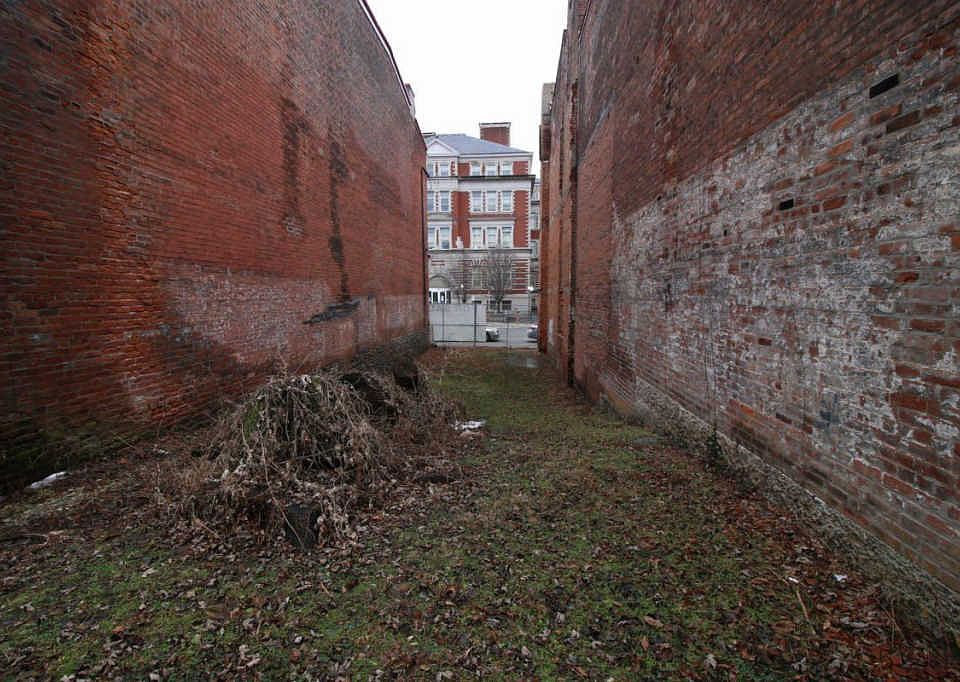 2nd image of 1538 Elm St