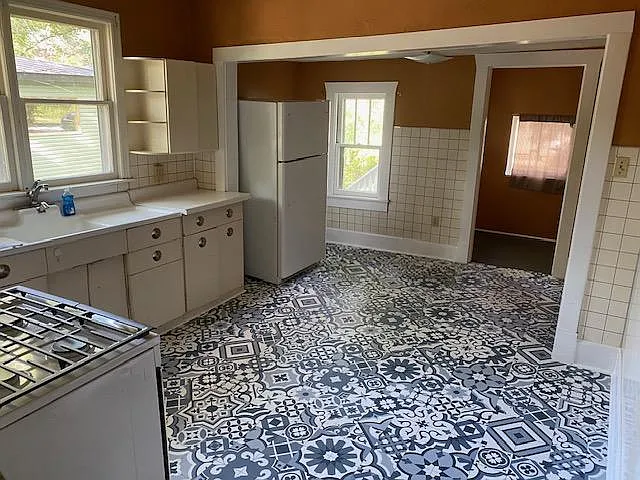 208 Melbourne St — Photo 8