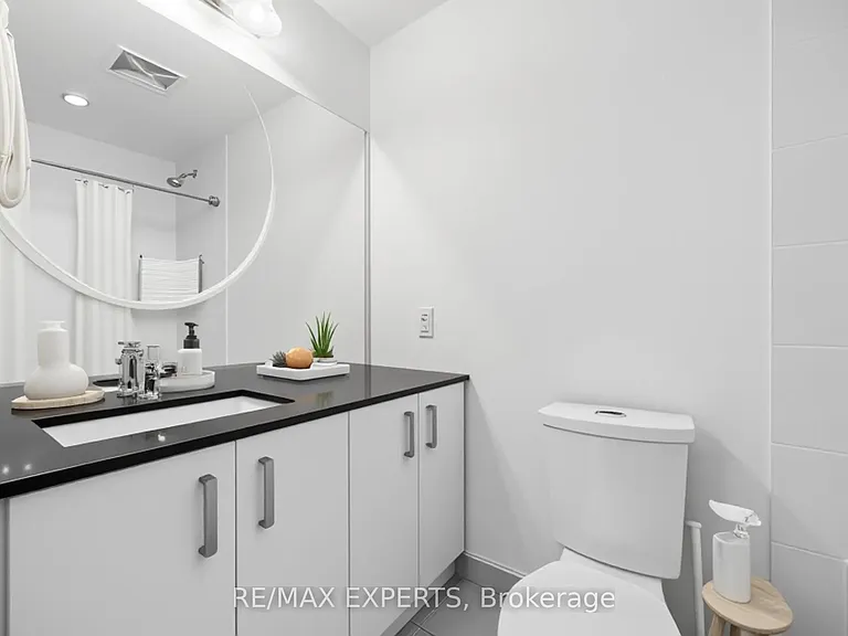 11611 Yonge St #227 — Photo 14