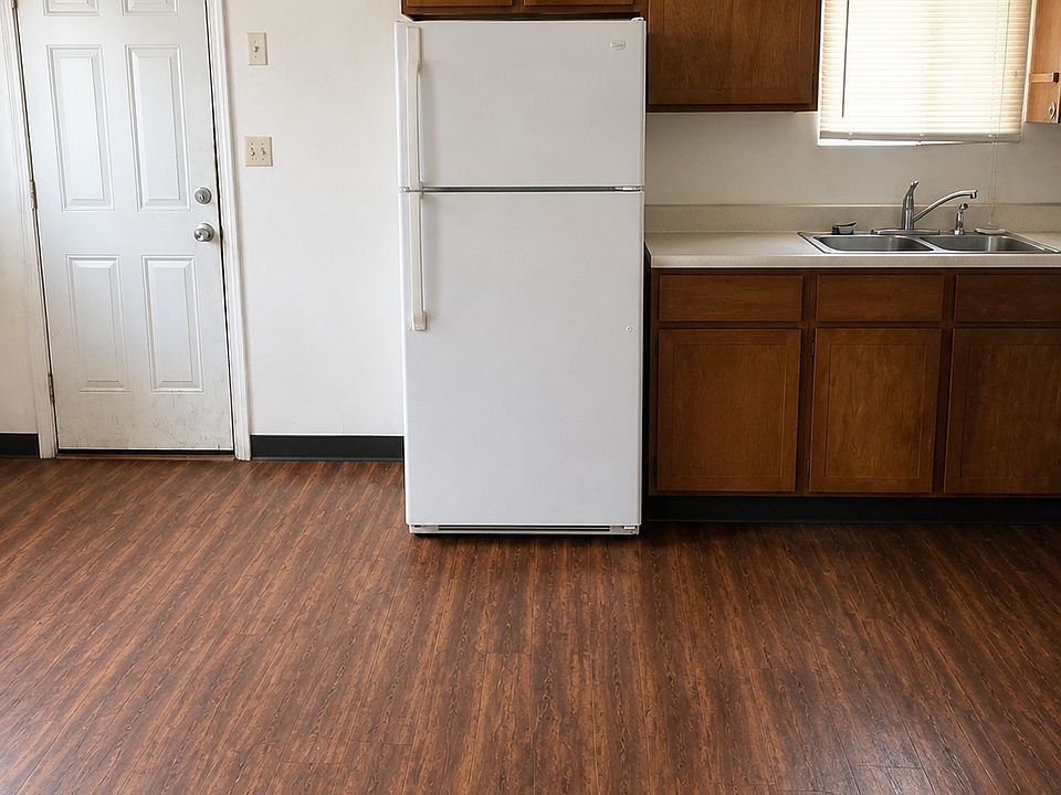 2nd image of 505 24th St N #99