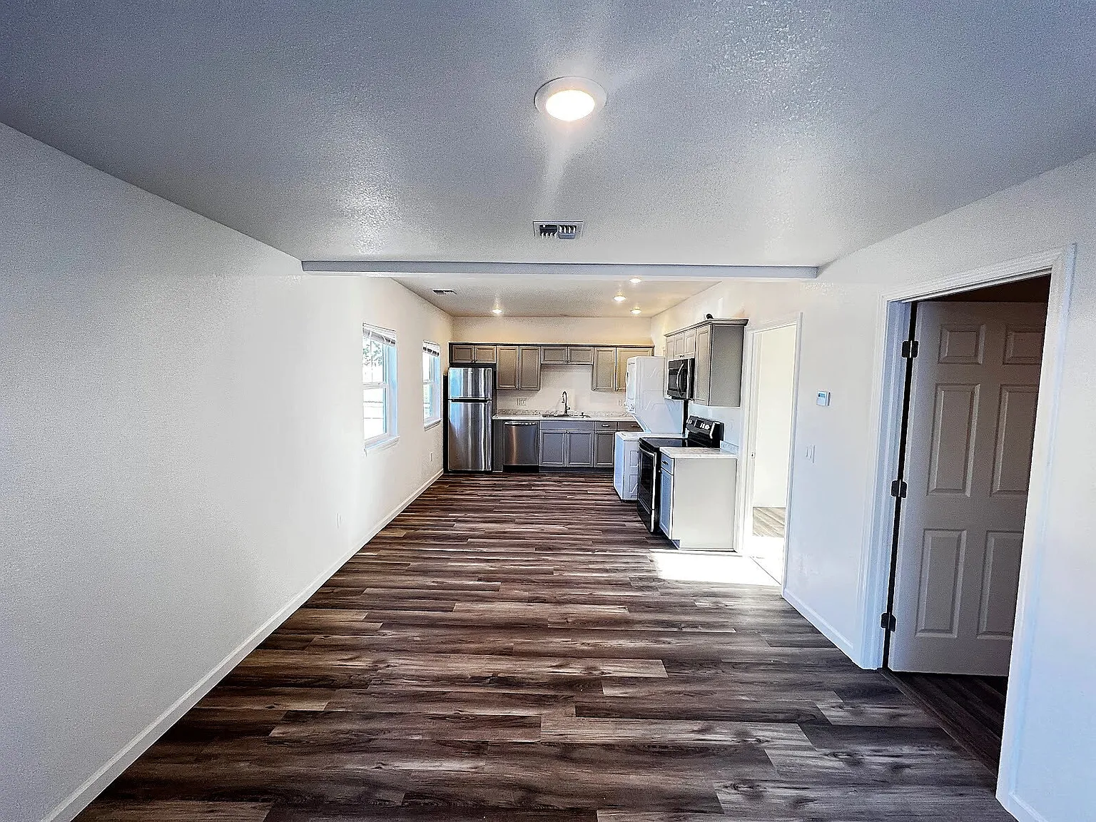 2 bed, 1.0 bath, 600 sqft, $1,550 — Photo 4