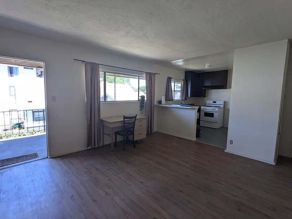 821 Olive Ave #6
