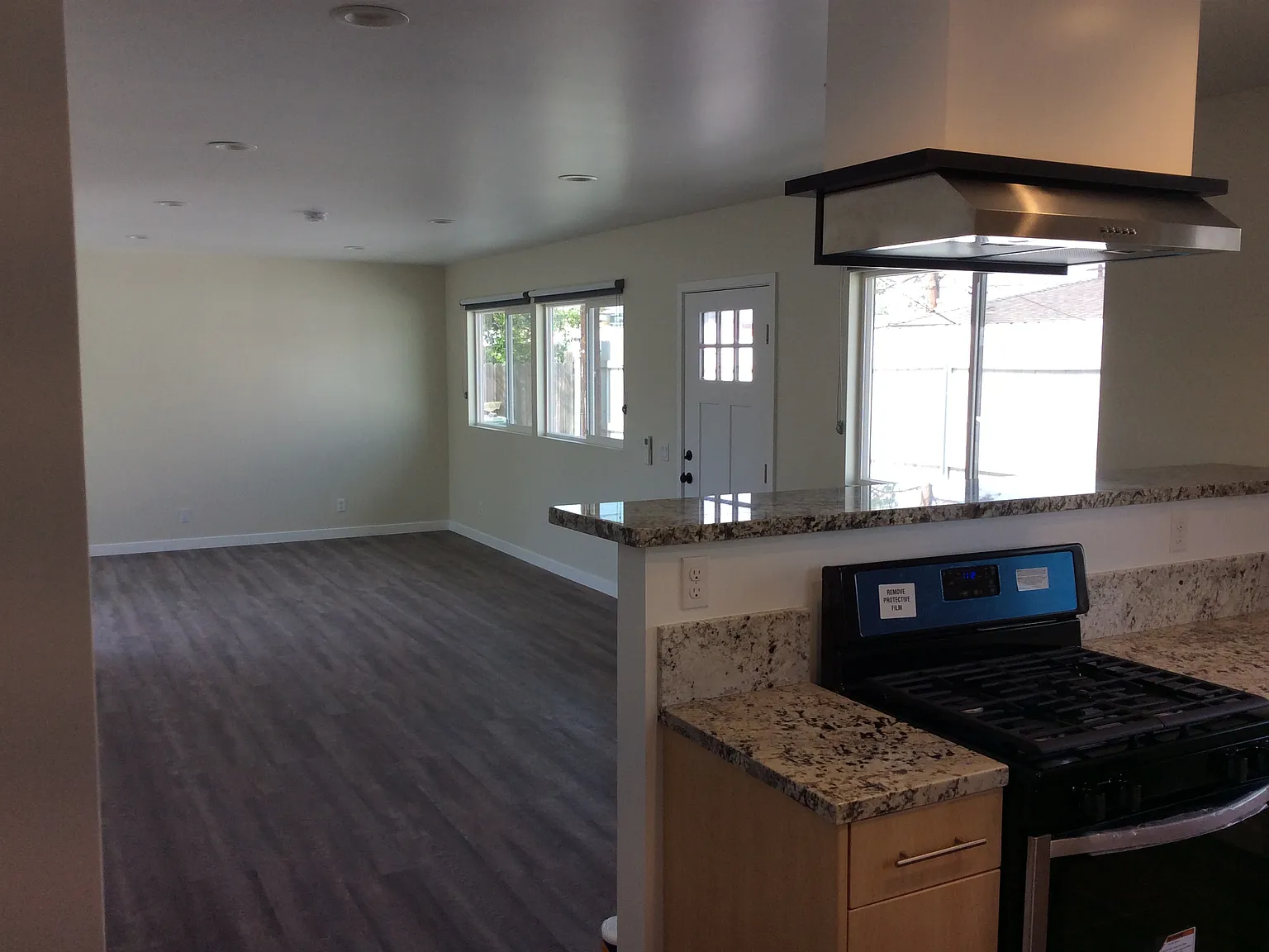 231 W Mayfair Ave — Photo 3