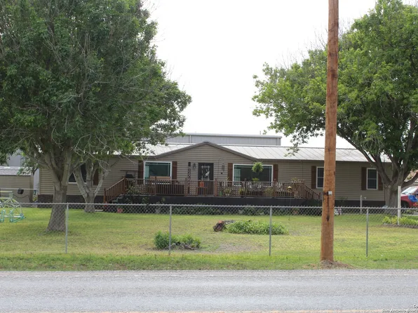 102 Fm 1407, Carrizo Springs, TX 78834