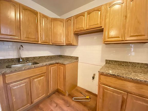 3rd image of 1310 Sheridan Ave #4L-02