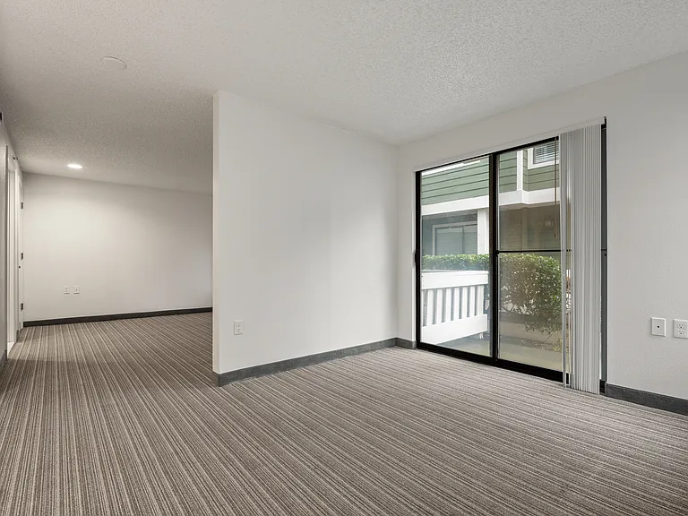 8101 NE Parkway Dr #3 — Photo 30