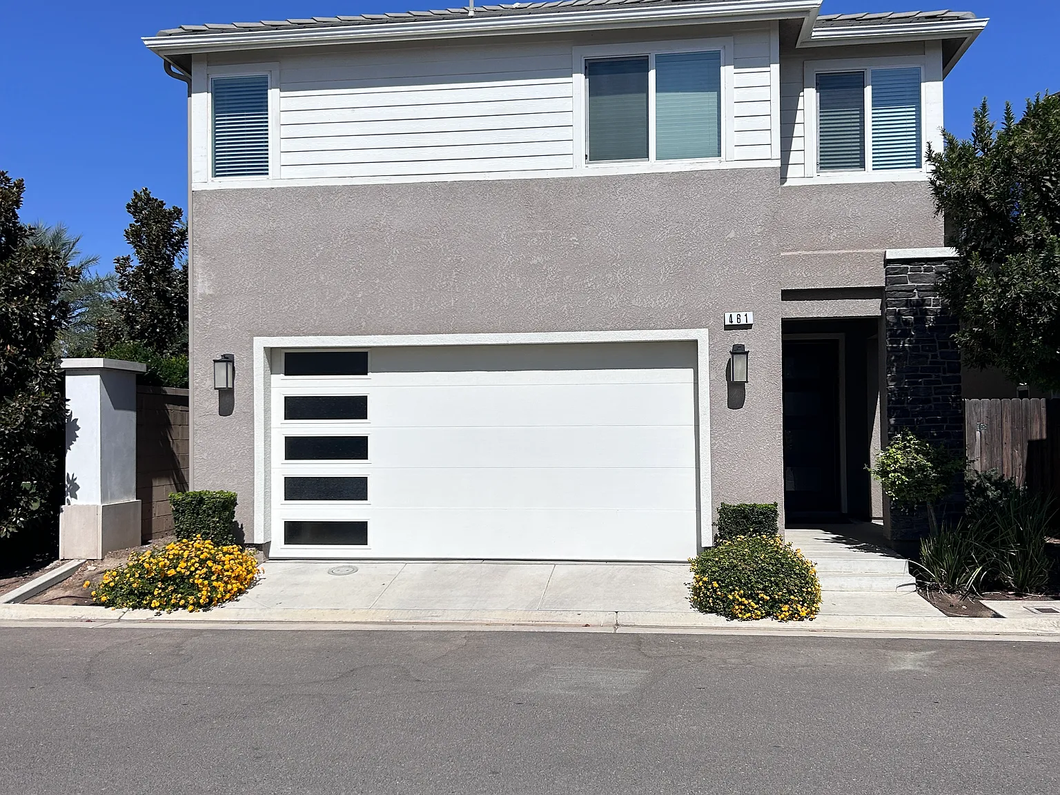 3 bed, 2.5 bath, 1651 sqft, $2,500 — Photo 1