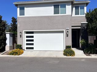 461 Farmhouse Ln, Clovis, CA 93619