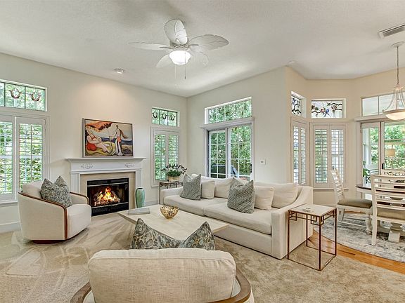 3rd image of 4976 Spanish Oaks Cir