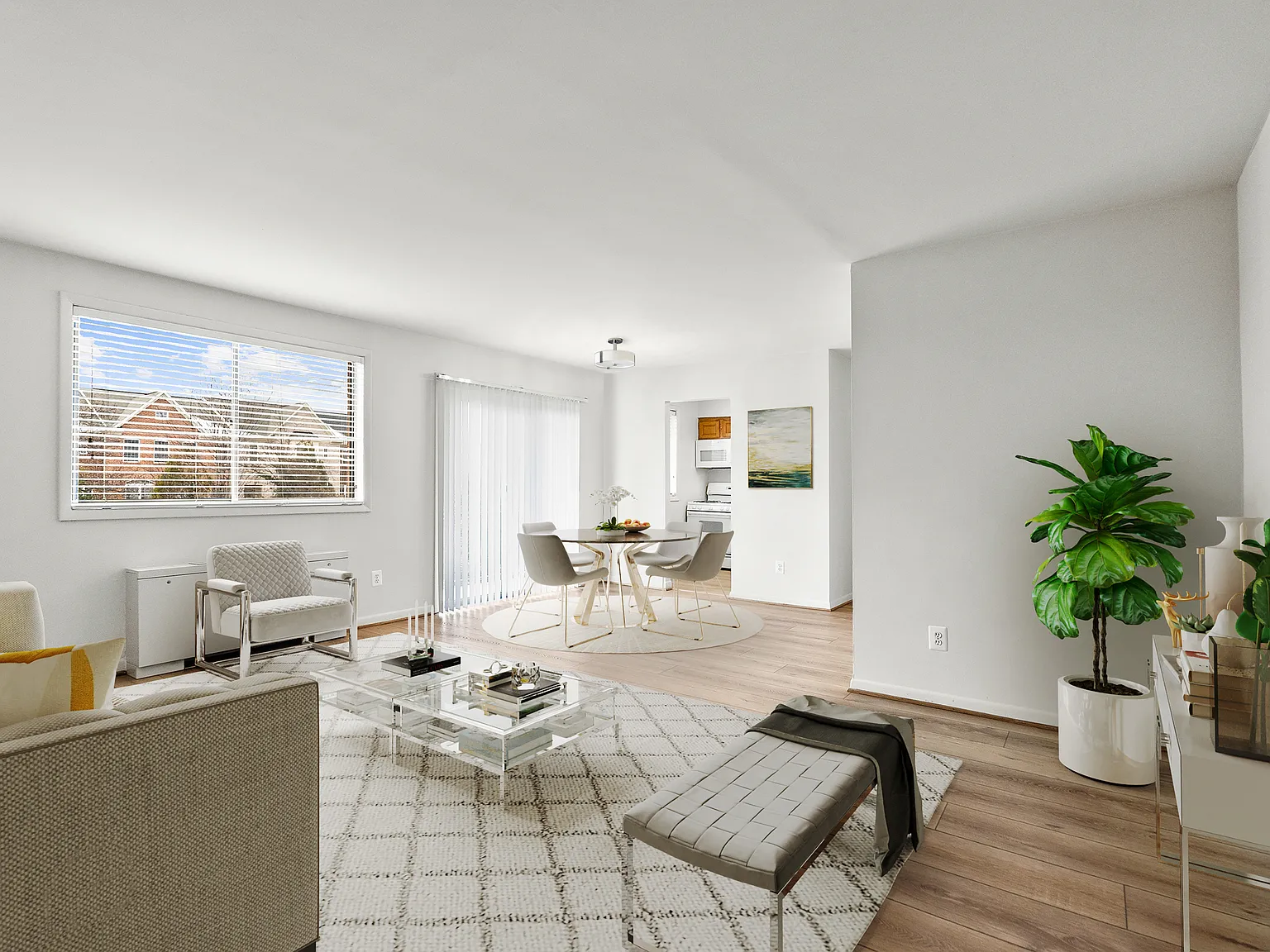International Apartments — Photo 1