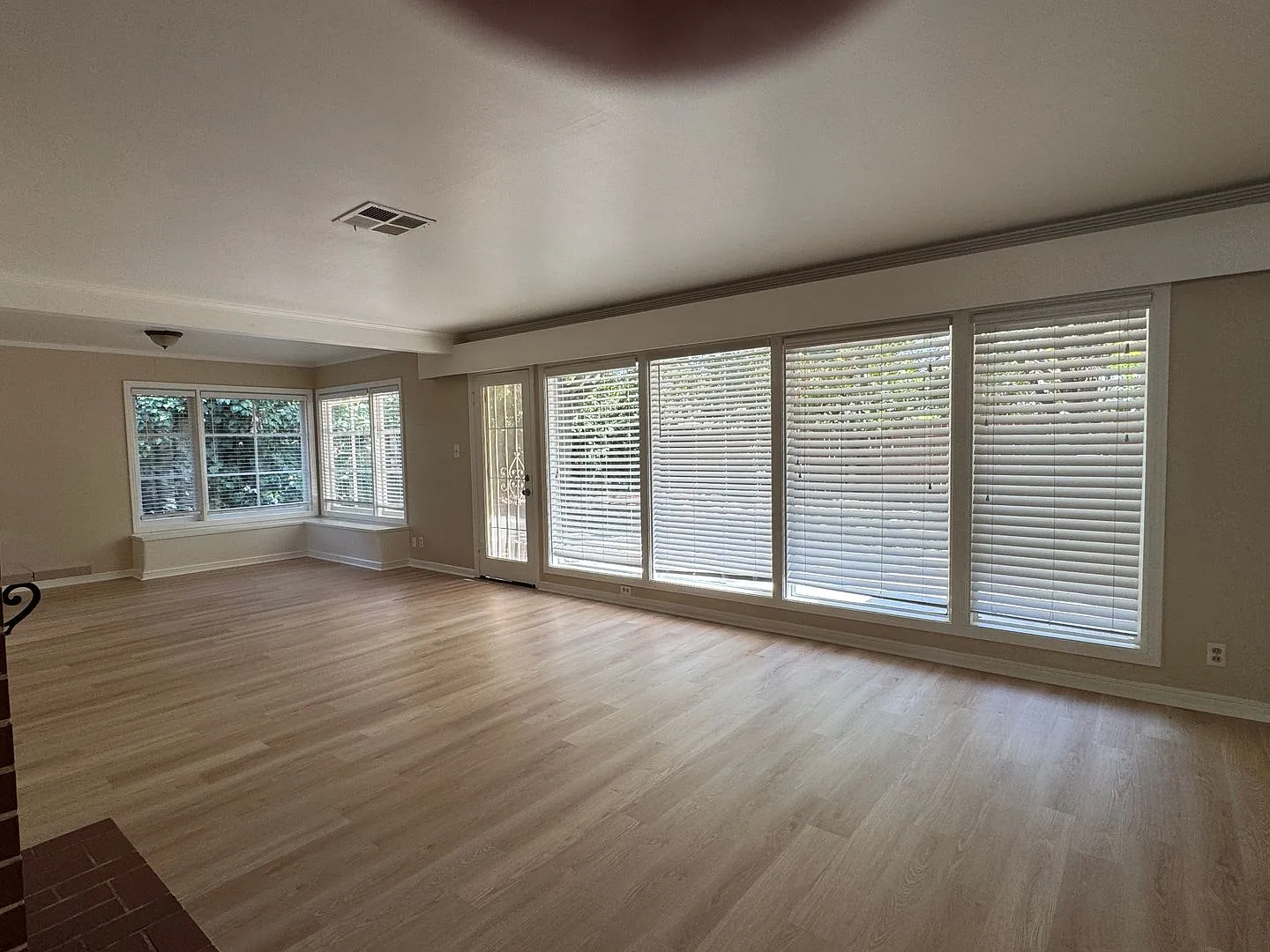 Three Bed, One Bath Home In Lincoln Village — Photo 4