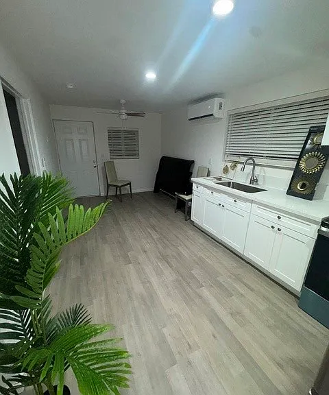 7960 Tampa Ave — Photo 9