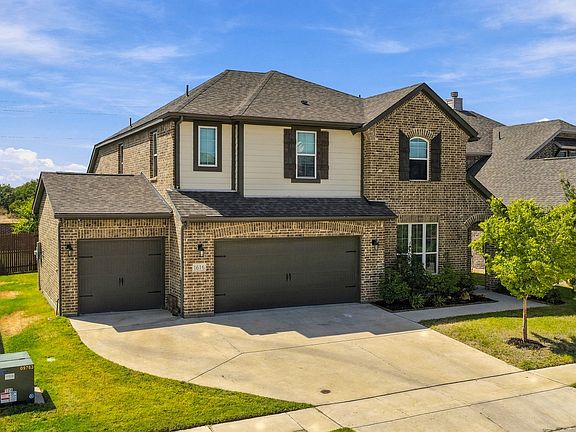 2nd image of 1616 Somerset Ln